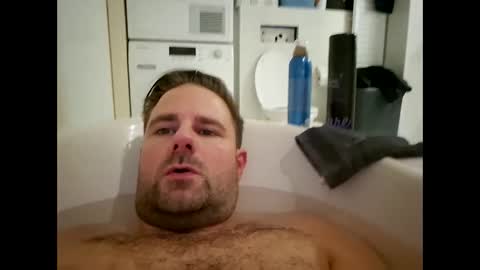 Snapshot of john281985 chatting on October 19, 6:00 pm john281985 online show from October 19, 6:00 pm