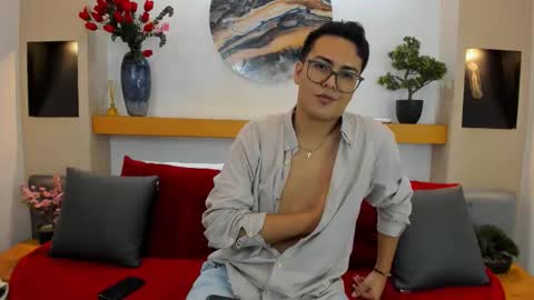Snapshot of johnbelrose chatting on October 14, 7:21 pm johnbelrose online show from October 14, 7:21 pm
