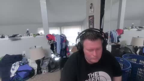 johnf23762458 online show from July 1, 1:23 pm