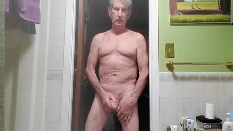 Snapshot of johnlong71 chatting on December 24, 8:16 pm johnlong71 online show from December 24, 8:16 pm