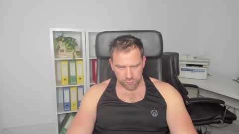 Snapshot of johnnydough82 chatting on January 16, 4:49 am johnnydough82 online show from January 16, 4:49 am