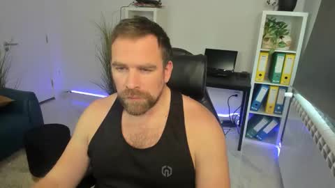 johnnydough82 online show from December 4, 9:27 am