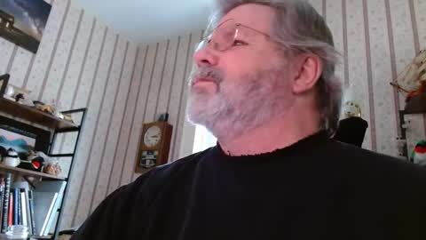 Snapshot of joncpics chatting on December 4, 8:07 pm joncpics online show from December 4, 8:07 pm