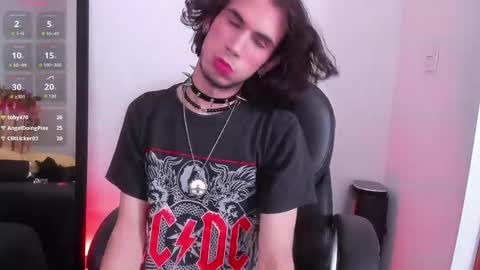 jonny_gilbert online show from April 25, 9:01 pm