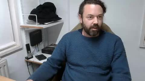 jonnyb9876 online show from December 15, 5:10 pm