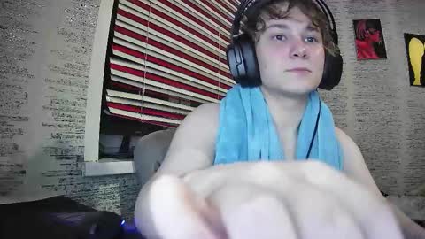 Snapshot of jonnymyloka chatting on December 2, 8:20 pm JONNY online show from December 2, 8:20 pm
