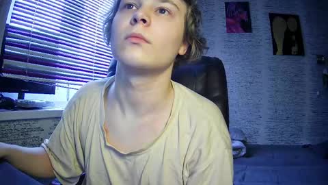 Snapshot of jonnymyloka chatting on March 12, 8:19 am JONNY online show from March 12, 8:19 am