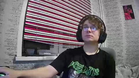 Snapshot of jonnymyloka chatting on December 22, 12:28 am JONNY online show from December 22, 12:28 am