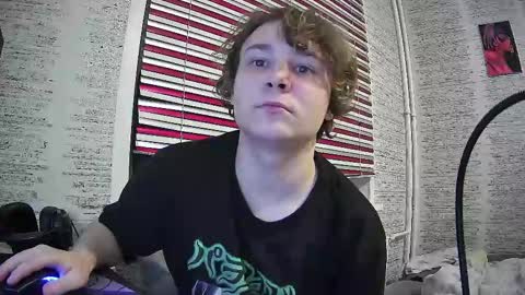 Snapshot of jonnymyloka chatting on December 24, 11:33 pm JONNY online show from December 24, 11:33 pm