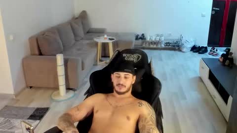 jonnyporn1 online show from January 7, 6:46 pm