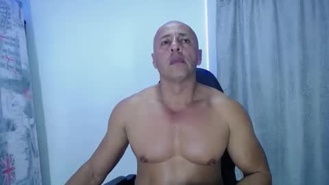 Snapshot of jordan_gomez_ chatting on December 14, 3:29 am Jordan online show from December 14, 3:29 am