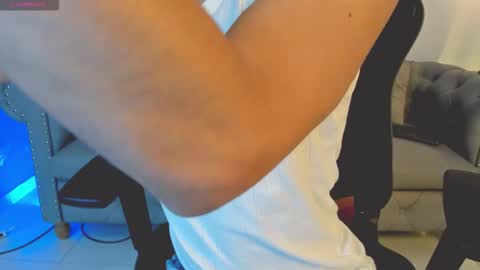 Jota Stivens online show from October 15, 8:05 pm