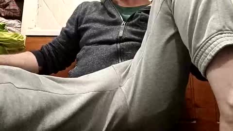 Snapshot of joy8motion chatting on January 3, 5:42 pm Willy Wild online show from January 3, 5:42 pm