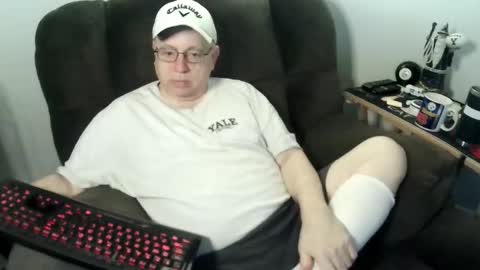 jpmel99 online show from February 7, 10:59 pm