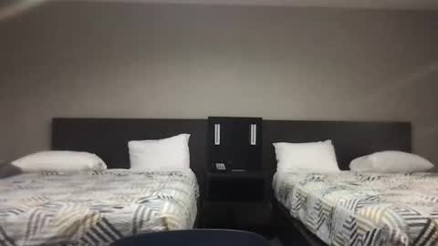 jrlovespssy online show from February 7, 6:09 am