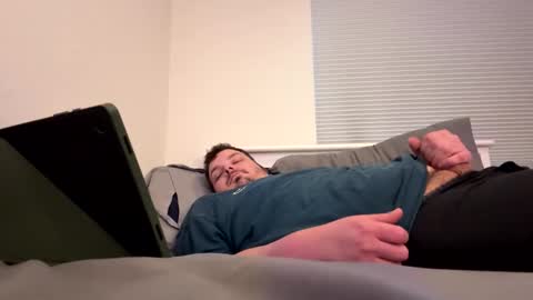 bighugs69 online show from May 28, 2:42 am