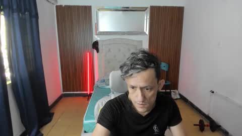 juan_and_luke online show from April 14, 12:16 pm