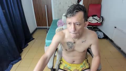 juan_and_luke online show from April 4, 10:01 am