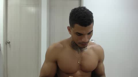 Snapshot of juan_gomez_1 chatting on January 16, 11:48 am juan_gomez_1 online show from January 16, 11:48 am