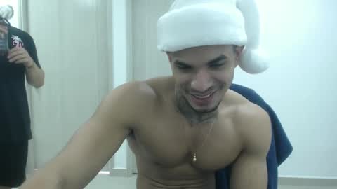 Snapshot of juan_gomez_1 chatting on December 19, 8:34 pm juan_gomez_1 online show from December 19, 8:34 pm