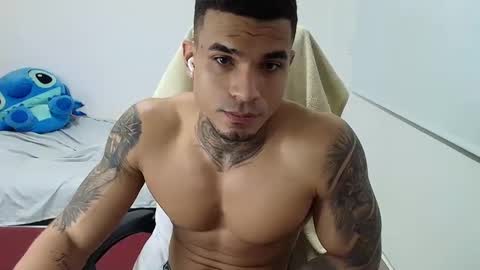 Snapshot of juan_gomez_1 chatting on September 10, 1:04 am juan_gomez_1 online show from September 10, 1:04 am