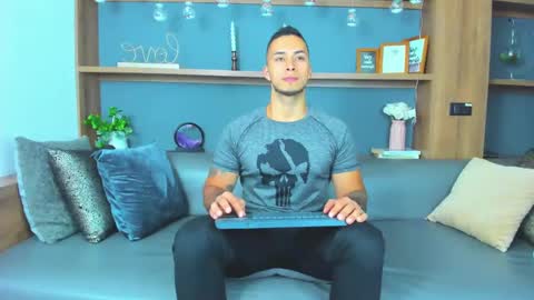 Snapshot of juan_muscle chatting on February 10, 2:08 am juan_muscle online show from February 10, 2:08 am