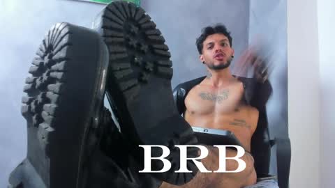 Juan Esteban online show from April 11, 11:25 am