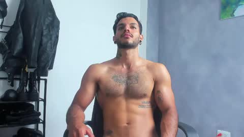 Juan Esteban online show from April 14, 3:00 pm