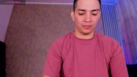 Snapshot of juandiamonds chatting on March 10, 1:00 pm Juan David online show from March 10, 1:00 pm