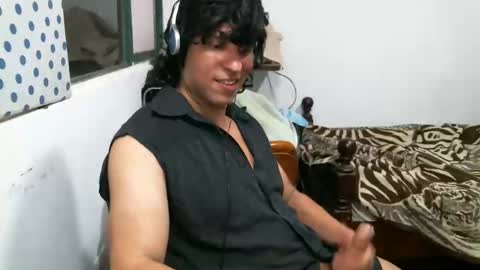Snapshot of juanito2727 chatting on December 19, 3:07 am amor online show from December 19, 3:07 am