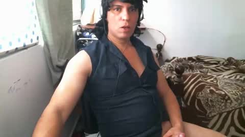 Snapshot of juanito2727 chatting on December 8, 8:47 pm amor online show from December 8, 8:47 pm
