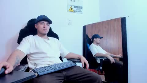 Snapshot of juanmechanic chatting on September 23, 7:46 pm JUAN online show from September 23, 7:46 pm