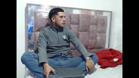 Snapshot of juanperez1999777 chatting on September 29, 9:54 pm juanperez1999777 online show from September 29, 9:54 pm