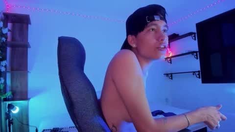 Aaron online show from October 3, 8:08 am