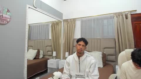 Snapshot of julian_billy chatting on February 12, 11:40 am julian billy online show from February 12, 11:40 am