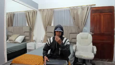 Snapshot of julian_billy chatting on December 13, 11:13 am julian billy online show from December 13, 11:13 am