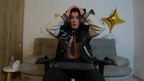 Snapshot of julian_wallace chatting on September 29, 10:05 pm julian_wallace online show from September 29, 10:05 pm