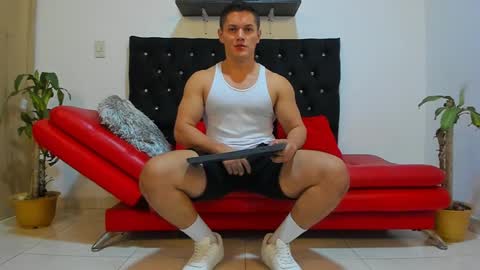 Snapshot of julian_wallace chatting on February 4, 11:49 pm julian_wallace online show from February 4, 11:49 pm