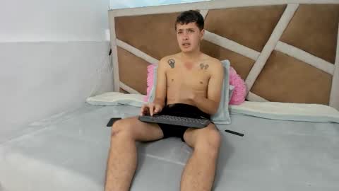 julian online show from November 25, 4:31 pm