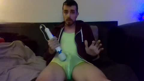 Snapshot of julianjj2001 chatting on December 4, 3:59 am julianjj2001 online show from December 4, 3:59 am