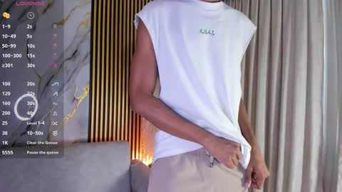 Julien online show from March 5, 1:07 pm