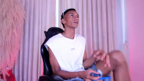 Julien online show from April 12, 12:28 pm