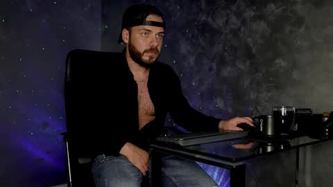 JULiUS   online show from November 4, 11:06 pm