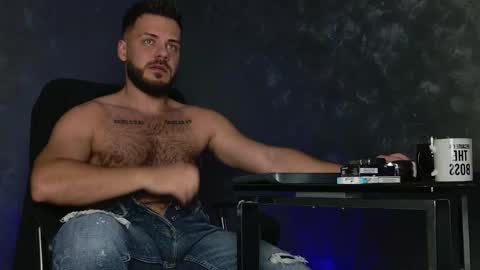 JULiUS   online show from November 30, 8:00 pm