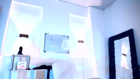 jullian online show from July 13, 7:49 pm
