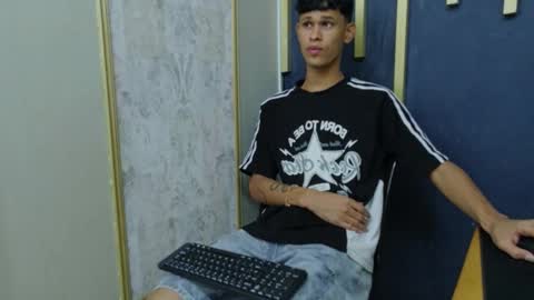 JUST online show from December 5, 11:50 am