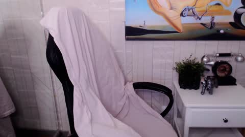 Snapshot of just_gay_ chatting on February 6, 1:43 pm just_gay_ online show from February 6, 1:43 pm