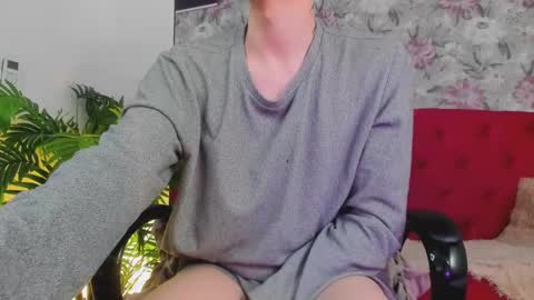 Snapshot of just_gay_ chatting on March 5, 1:17 pm just_gay_ online show from March 5, 1:17 pm