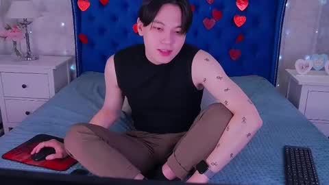 Snapshot of just_gay_ chatting on February 26, 1:52 pm just_gay_ online show from February 26, 1:52 pm