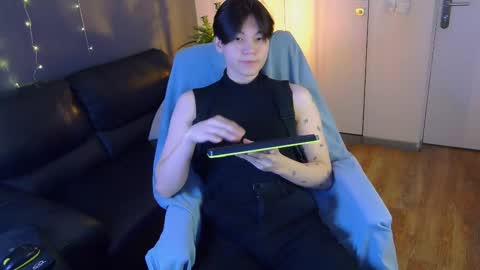 Snapshot of just_gay_ chatting on March 11, 1:23 pm just_gay_ online show from March 11, 1:23 pm